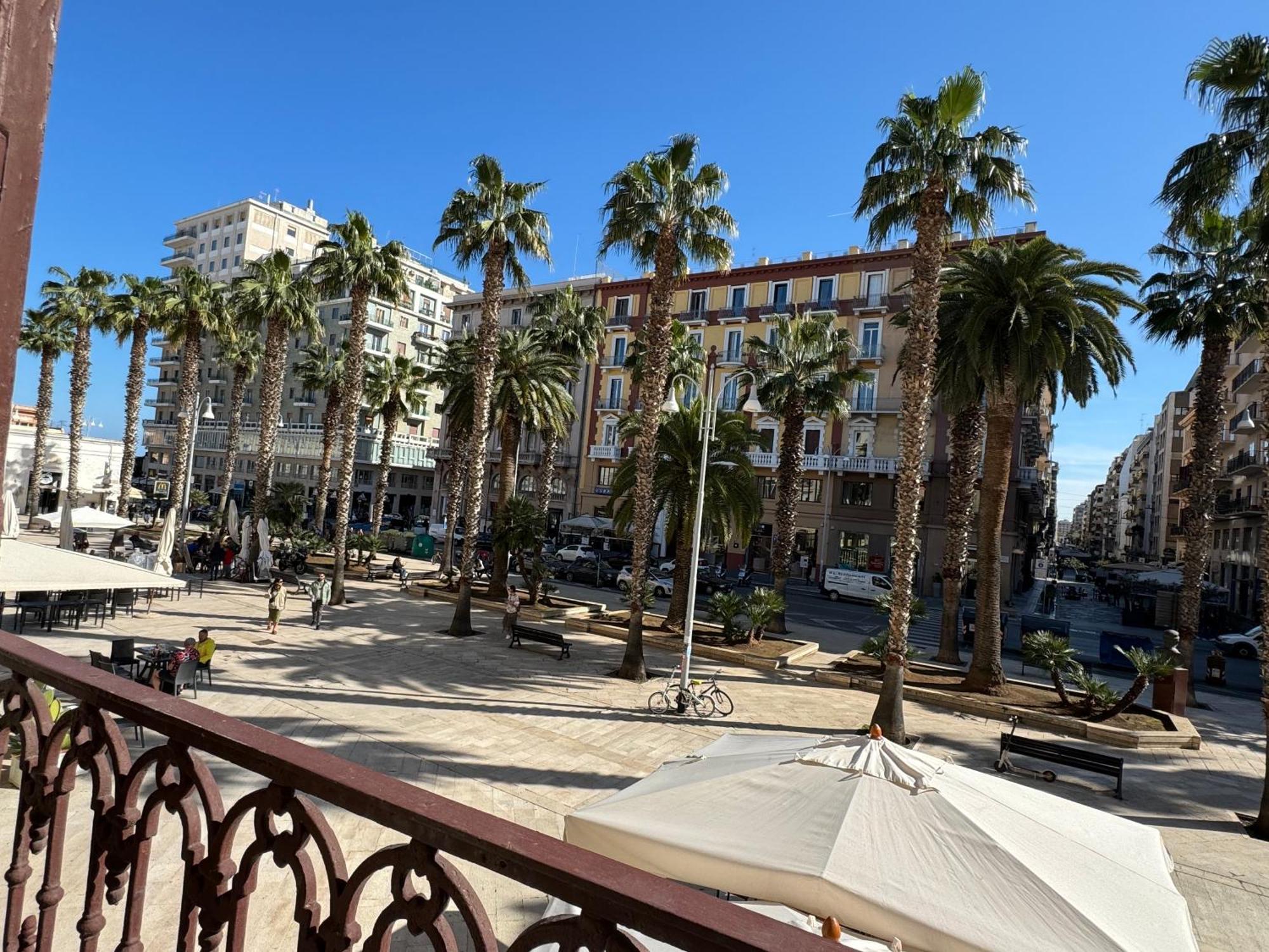 בארי Palm Central House מראה חיצוני תמונה
